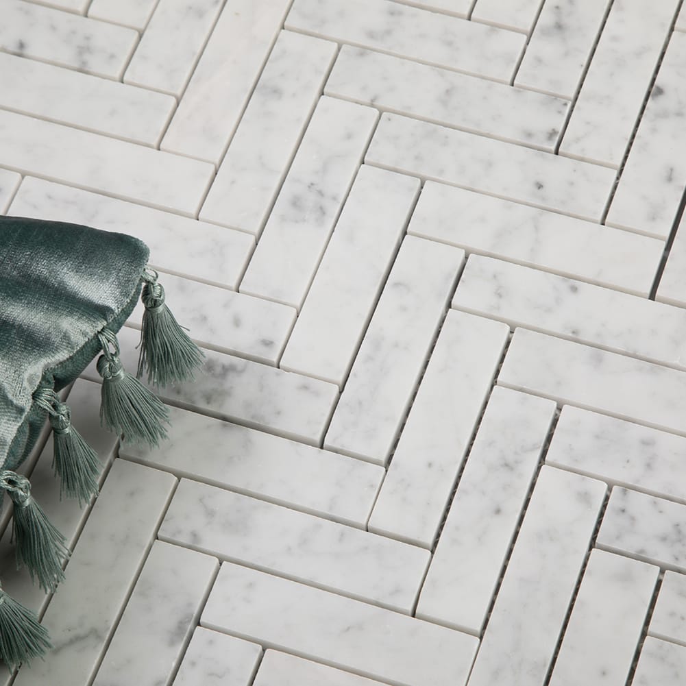 Bianco White Carrara Marble 1 x 4 Herringbone Mosaic Tile Polished (5-Pack)