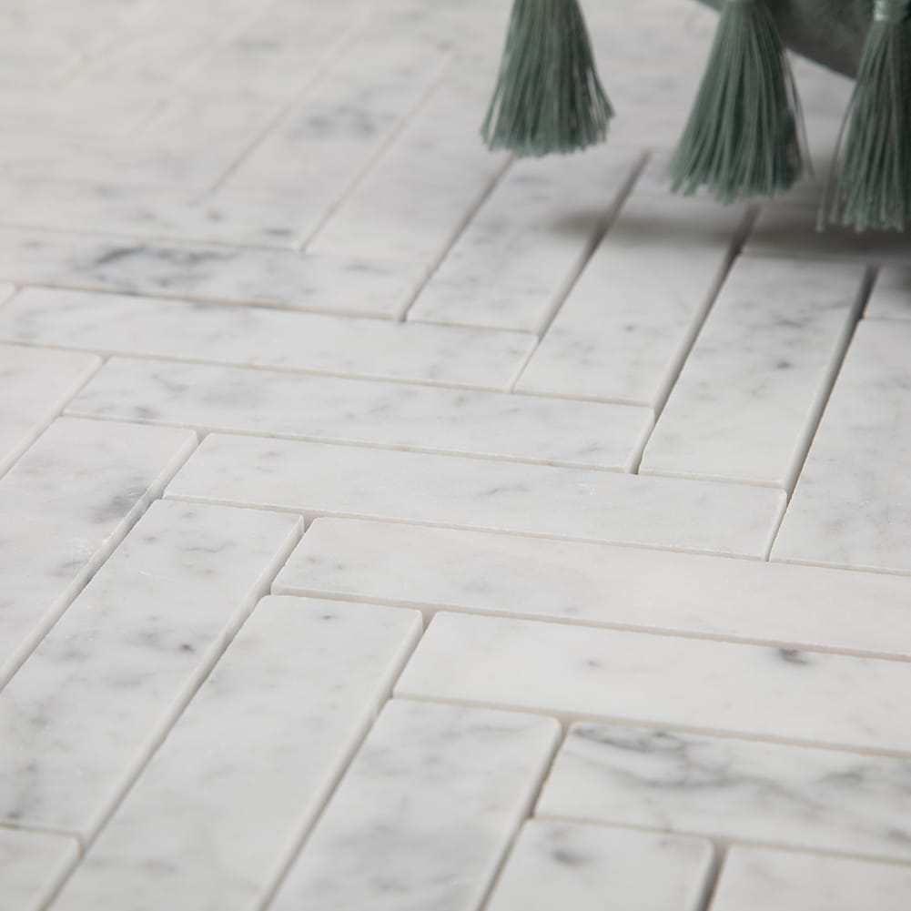 Bianco White Carrara Marble 1 x 4 Herringbone Mosaic Tile Polished (5-Pack)